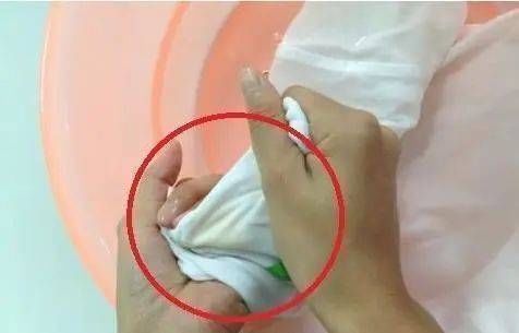 分泌物|29岁女子,查出宫颈癌晚期,家属病床前痛哭,无奈放弃治疗!