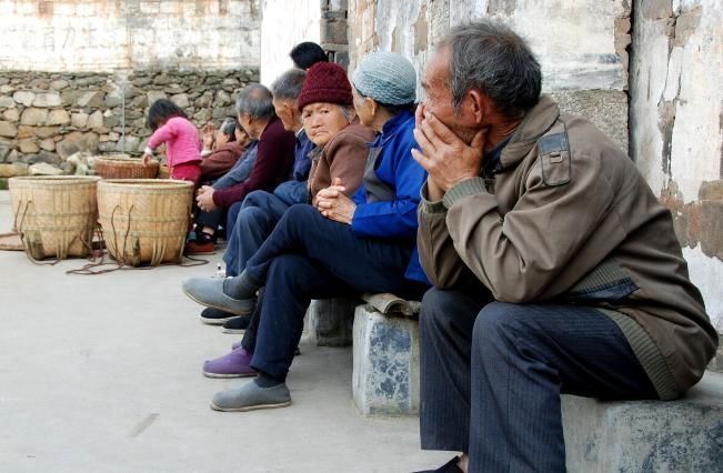 甘油三酯|六旬老人常吃1物,甘油三酯到1.5,手不麻、头也不晕