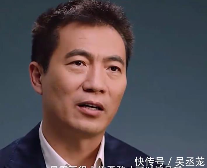 中国足球|黄健翔昔日为国足辩护:骂国足是懦夫行为,在中国踢球需极大勇气
