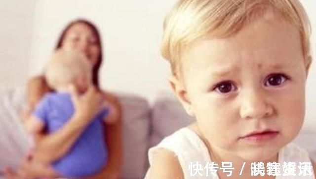 二宝|在两个孩子的家庭里,一般二宝比大宝聪明,可能是这几个原因