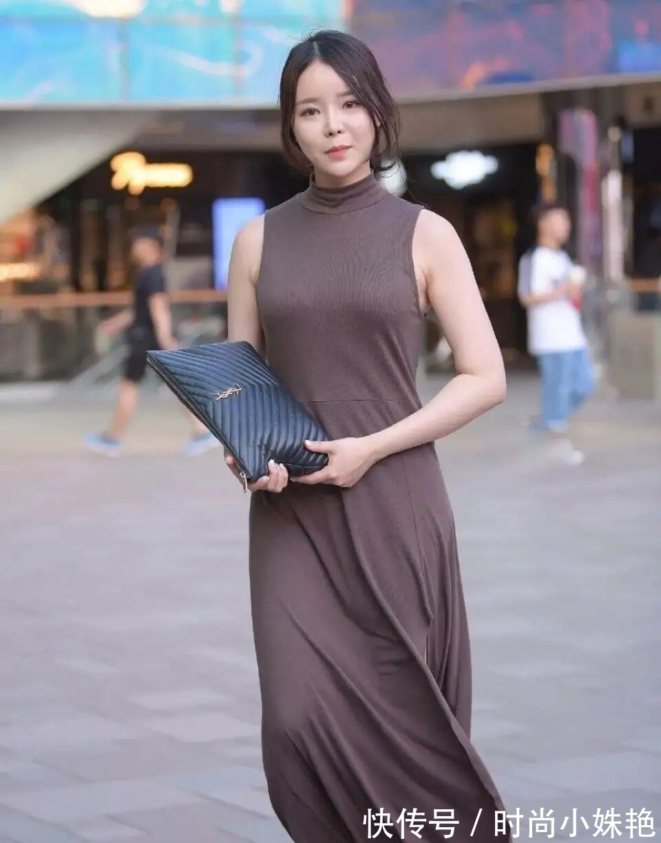 显瘦|裙子穿腻了？不存在，今夏流行“脚踝裙”，时髦又显瘦！