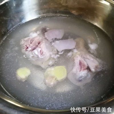 芥末|不知道吃什么，夏日开胃菜——黄瓜拌鸡丝准没错