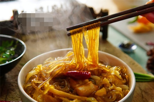 天寒地冻,晚餐就吃这锅菜,暖和又解馋,馒头杀手,一顿吃精光!