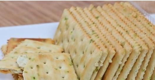 孩子爱吃的“苏打饼干”,在家做也很简单,又香又脆,0添加0失败