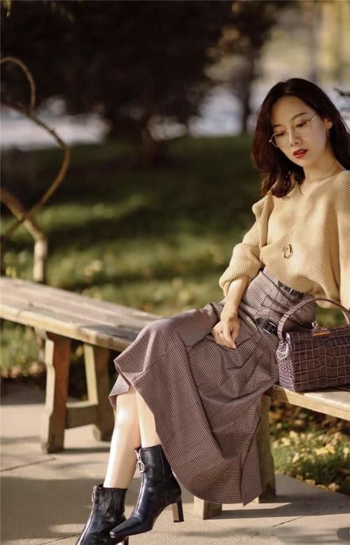 半身裙＋短靴＝时髦洋气！过年这么穿准没错