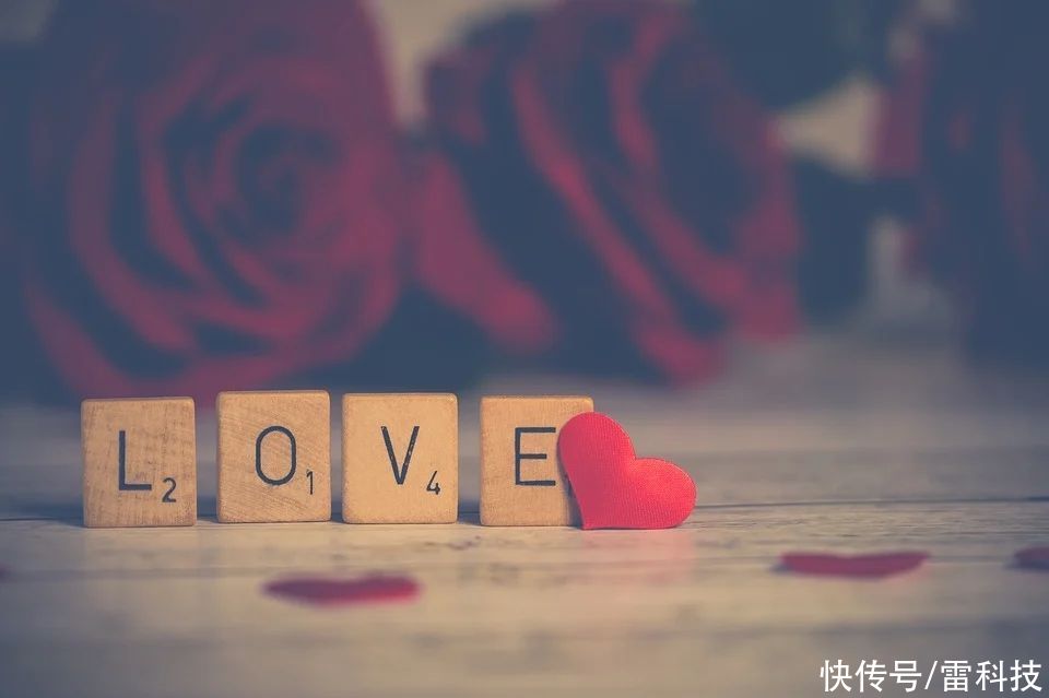 红包|七夕又撒狗粮？微信全新状态上线：这次可以“裂开”了
