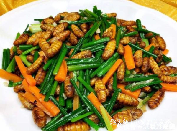 韭菜加一物炒,称天然泻药,比猪肉好吃,便秘不见了,瘦出小蛮腰