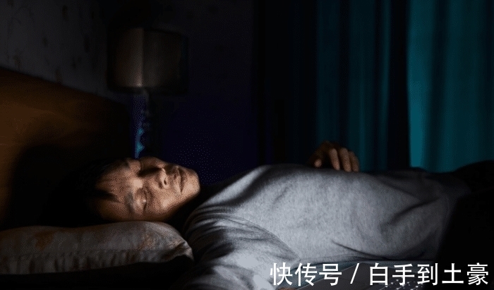 患者|30岁男子,健身时脑出血身亡,提醒:高血压患者,这2件事要少做