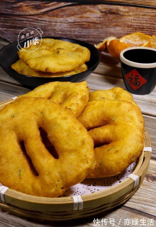 葱油饼|葱油饼的正确做法,不揉面不擀面,蓬松不油腻,比油条简单还好吃