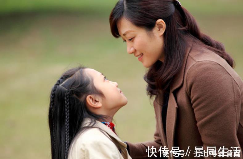孩子|孩子埋怨作业多,妈妈的两种不同做法,孩子过上了两样不同人生