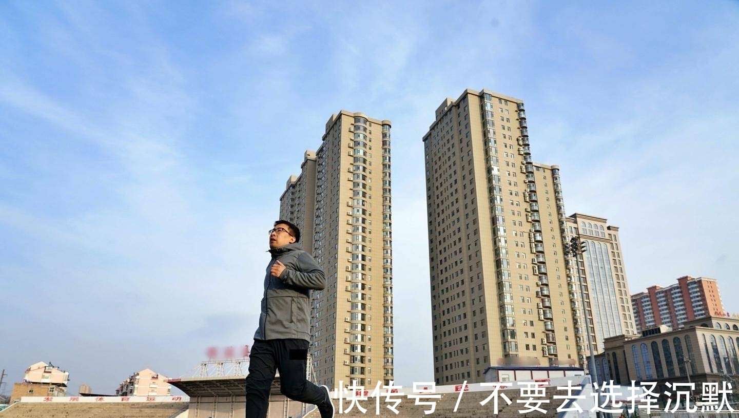 adidas 户外服饰的颜值担当，adidas TERREX连帽夹克外套上手体验