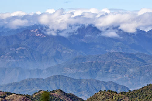 中年|高山险峰、云海梯田、山里人家，人间仙境南尖岩