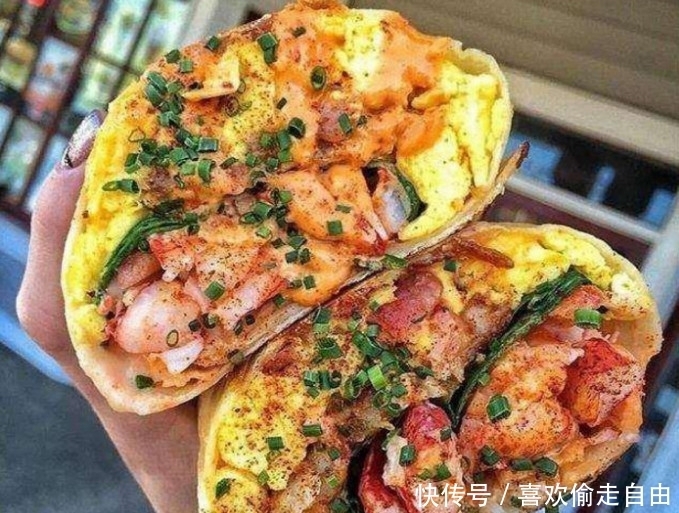 煎饼果子|美国卖的煎饼果子，一个20多美元，网友：我国煎饼果子黯然失色