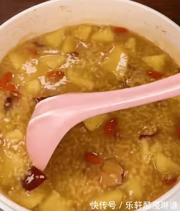 冬天的绝佳早餐，简单煮一锅，暖胃又养胃，营养极高，吃完真暖和