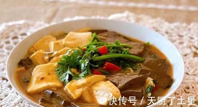 大冷天，宁可少吃牛羊肉，也别错过吃它，热热乎乎端上桌，太解馋！