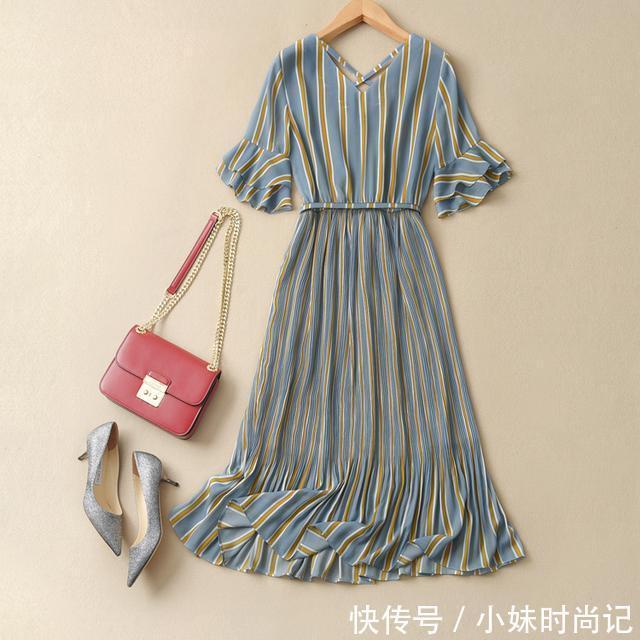 蕾丝|越是好穿舒适的真丝裙,就越是能在炎炎夏日里穿出一股清流的凉爽