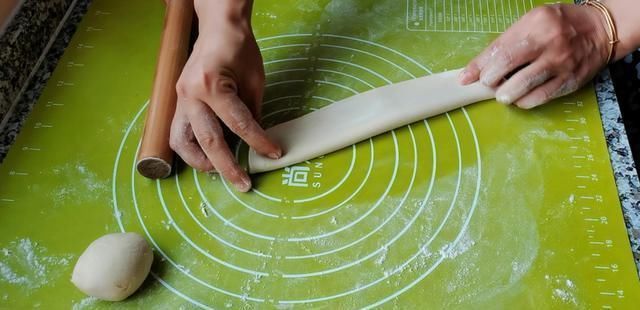 香肉|教你在家做肉夹馍，馍香肉更香，再也不用出去买，好吃干净量还足