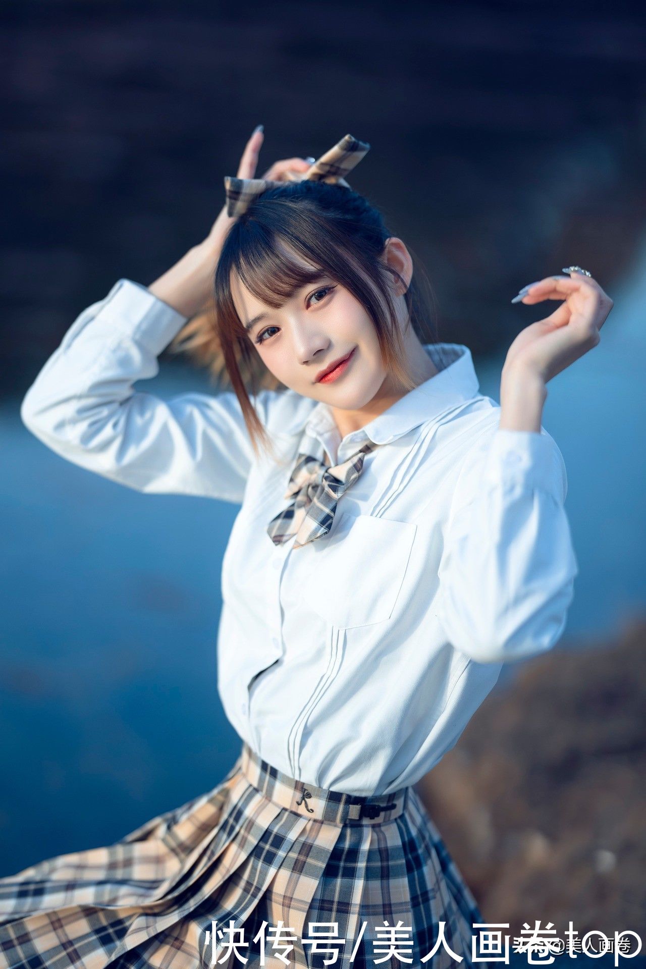 美女壁纸图片：我也会给她看相片，给她讲同桌的你