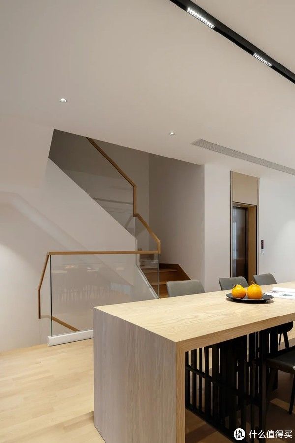 衣帽间|装完500㎡别墅的感悟:300W改造的不止是房子,还有三代人的生活