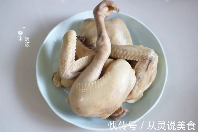 汤浓|炖鸡汤,别放那么多香料,加这3样就够了,鸡汤鲜美又香醇