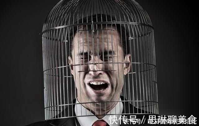 卡尔森&你难以抗拒的心理效应:鸟笼效应!看惯性思维如何将你的人生套牢
