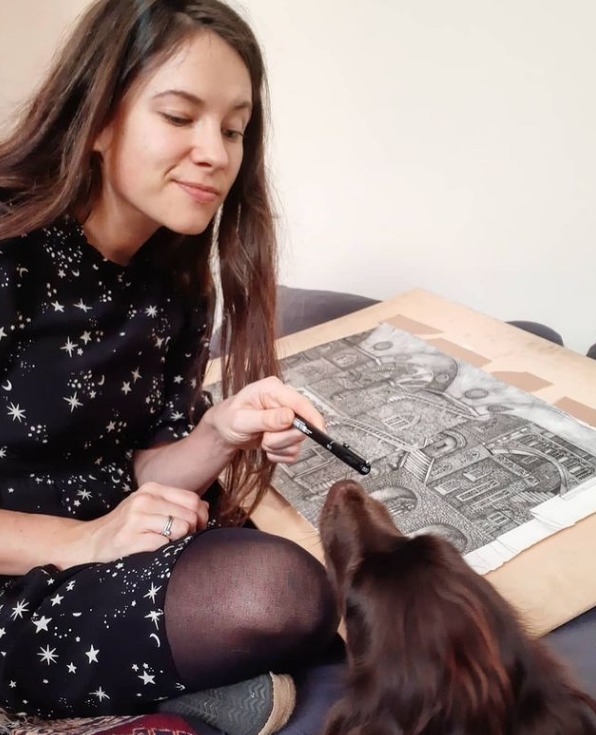 她的手#全球最抠女画家,用针管笔惊艳世界,这细节和线条让人惊叹不已!