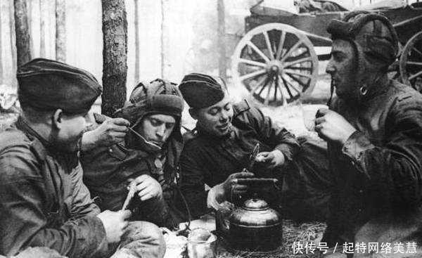 意大利军队|二战时意大利士兵吃什么英军俘虏看到午餐时，差点被吓哭了