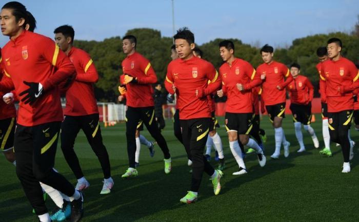 12|高洪波、里皮、李铁、李霄鹏!国足连续两次进12强赛,也算进步了