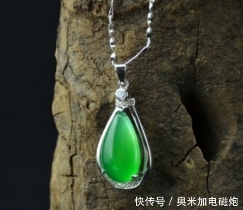 水滴|吊坠大多做成水滴的形状,这究竟是什么原因呢?