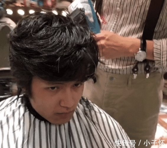 “邋遢小伙”失恋后去理发,剪完后帅哭了,网友:前女友眼瞎了?