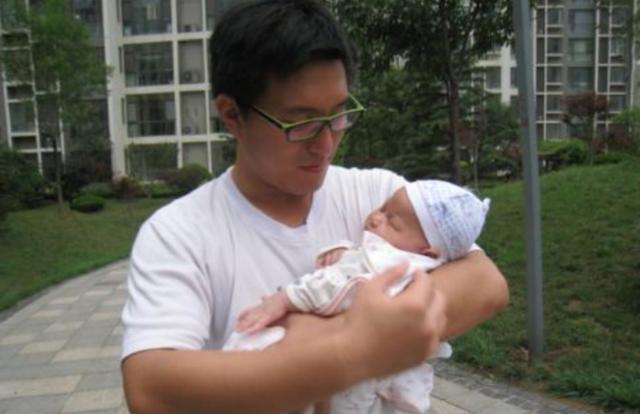 热情感|父亲姓“柳”,给宝宝取名后得意洋洋,媳妇怒了:你倒着念试试