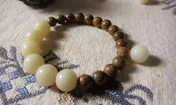 串珠|手串怎么戴才不土气?教你一秒变型男!