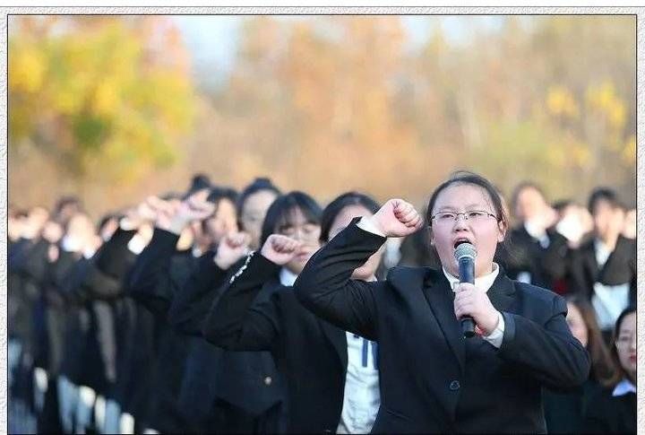 誓师|青春有梦，十八如虹！牟平育英艺术中学高三成人礼暨高考誓师会