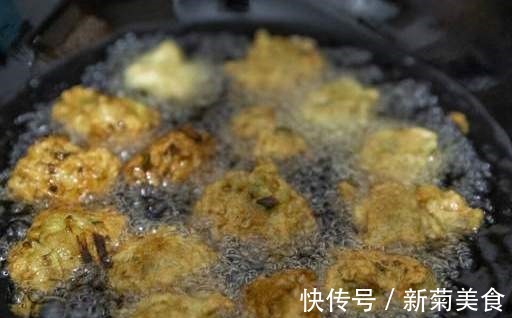 金黄|炸萝卜丸子，面粉淀粉都不用，多放这2样，金黄酥脆，凉了也不硬