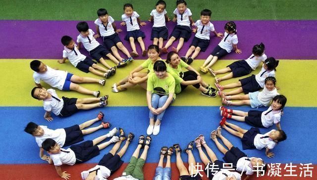 物质心|“妈妈把毕业奖扔进了垃圾桶”,孩子的痛哭流涕,引出家长物质心