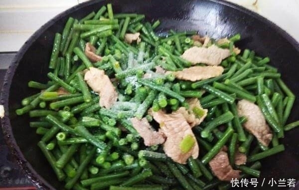 别再吃钙片了,吃再多也不及“它”,每天1勺,腰好腿好容颜不老