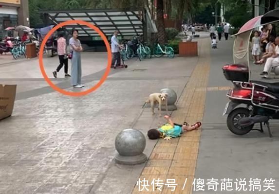 宝妈|“倔强母子”火了,街头相隔3米僵持不下,孩子:敌不动我不动