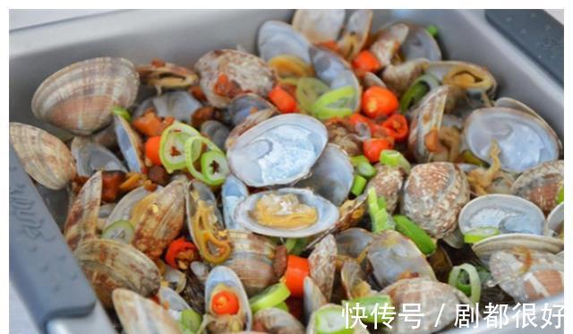 汤汁|教你在家做花蛤粉丝煲,香浓的汤汁,味道特鲜美,一口一个真过瘾