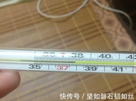 症状|感染艾滋只需0.1秒身体出现这3个症状，别拖到“并发症”发威