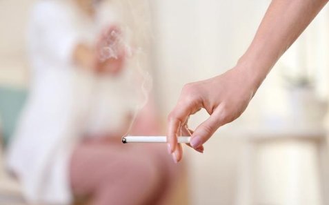 健身|辟谣:哺乳期喝酒、咖啡、化妆、健身都不行?有些事情确实不能做