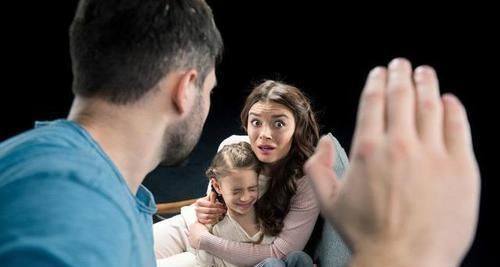 小豪|从小被打大的孩子，跟没挨过打的孩子，长大后的差距尤为明显