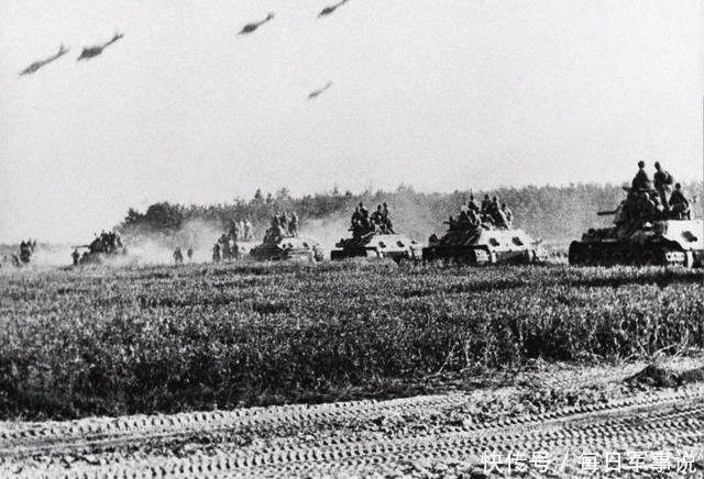 进攻中的苏军|一组二战老照片,库尔斯克战役中的苏军