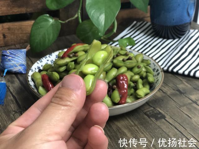 大厨|煮毛豆,有人加酒,有人加醋,都是多此一举,大厨教你正确做法