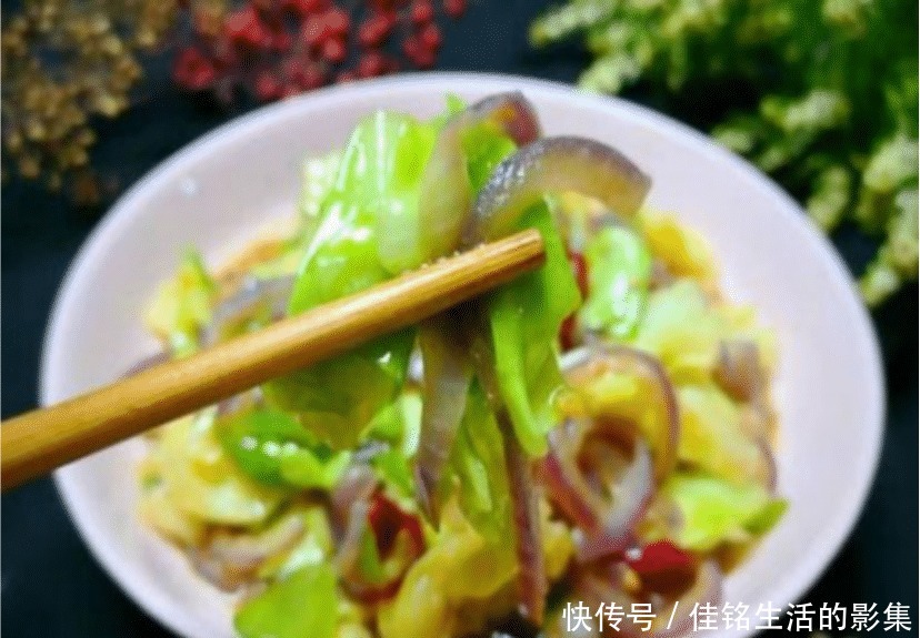  青椒|洋葱和它是绝配，每天炒一盘，简单易学，软化血管，不懂太可惜