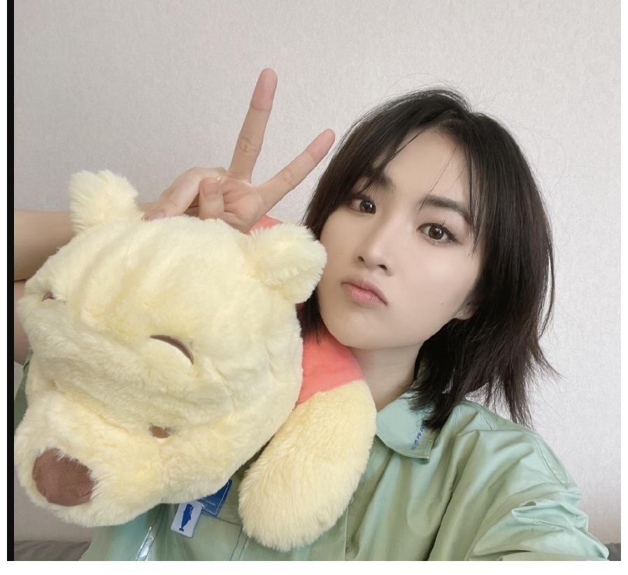 小愛豆|丁真姚安娜同框，資源咖和全網選出的偶像果然不同！