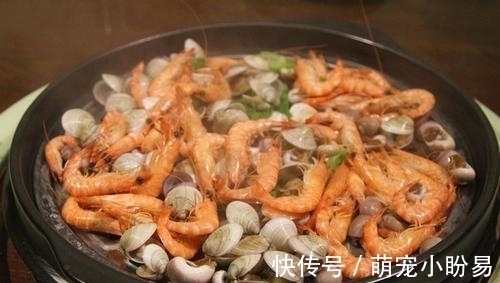 不论蒸什么海鲜，千万别直接上锅蒸，少了这1步，味道不鲜还很腥