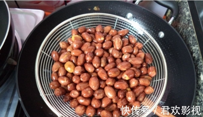 老黄|每吃一口等于在肝脏打洞，肝科主任：2种“素食”比酒伤肝，尽量少吃