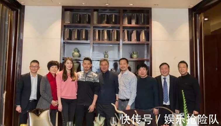 罚款|靠一个小小排插赚千亿资产，分了一半给弟弟，如今却被罚款3个亿
