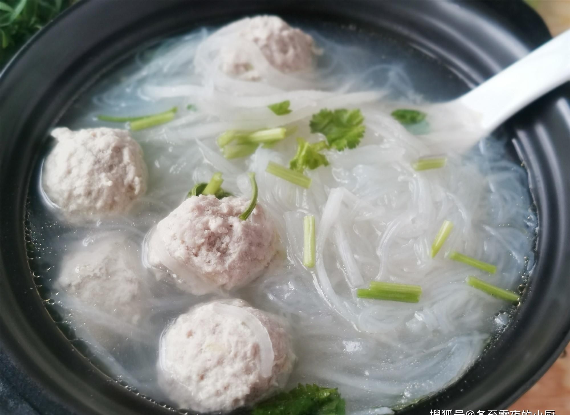 萝卜经典家常做法，百吃不腻，特别适合天冷的时候吃，营养又美味