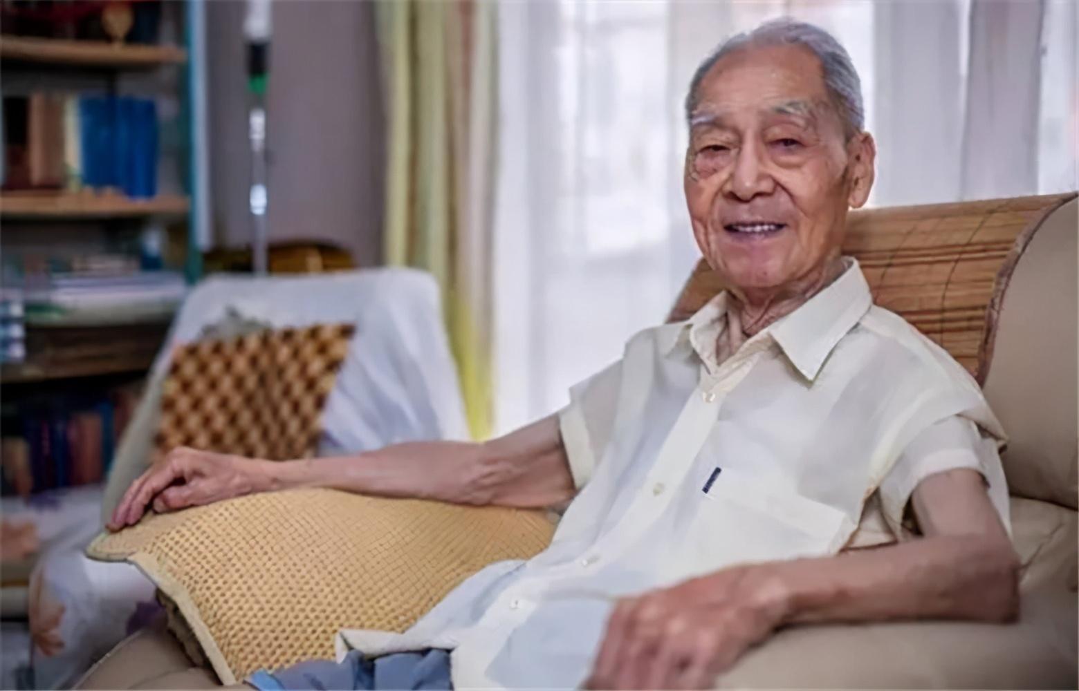 86岁翻译家身患癌症,医生你最多活7年,如今已99岁高龄